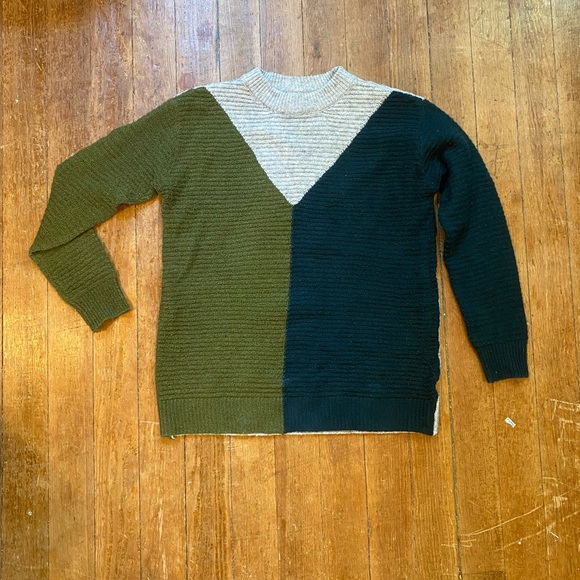 Staccato Sweaters - Staccato colorblock sweater